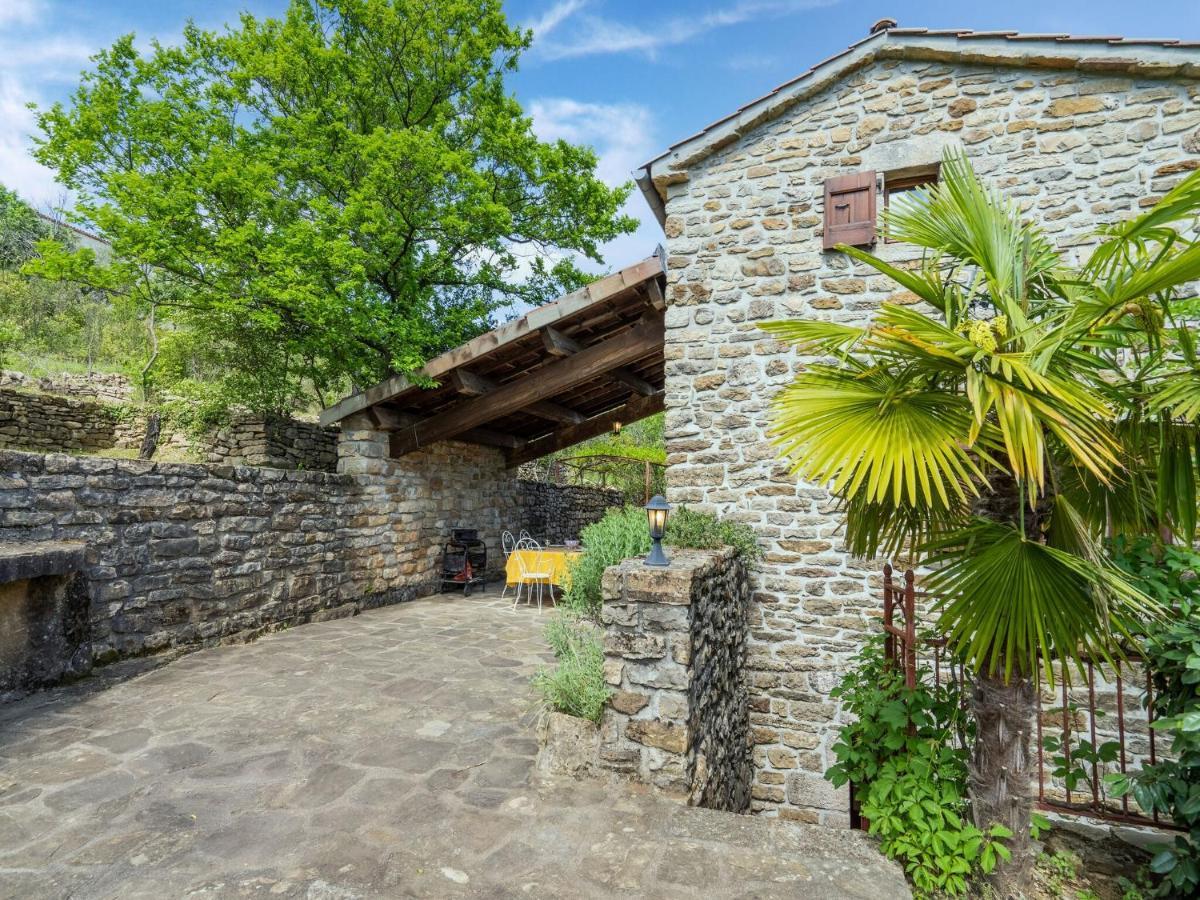 Classy Holiday Home In Les Vans With Pool Chambonas Eksteriør billede
