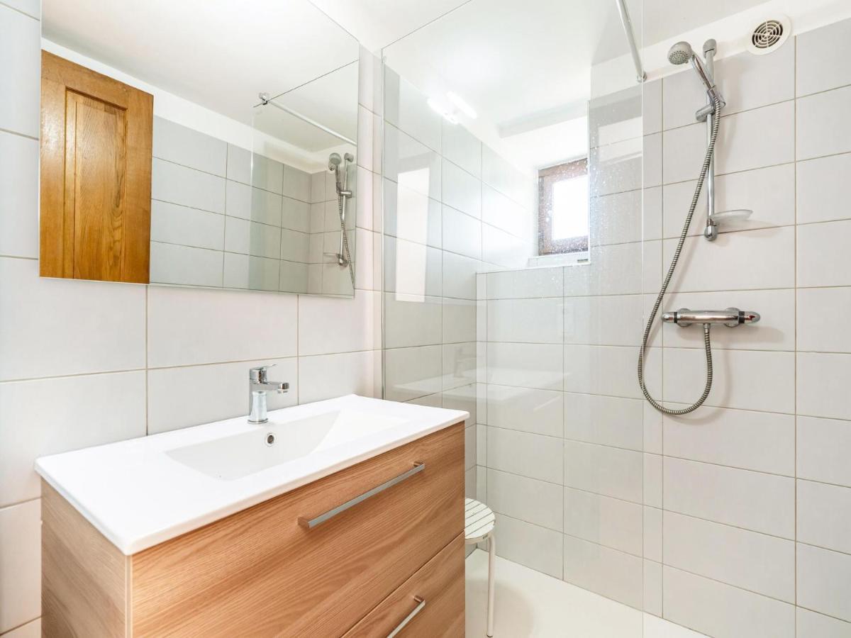 Classy Holiday Home In Les Vans With Pool Chambonas Eksteriør billede