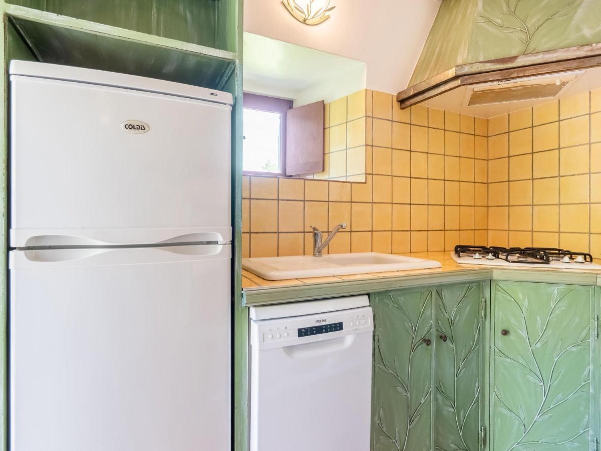 Classy Holiday Home In Les Vans With Pool Chambonas Eksteriør billede