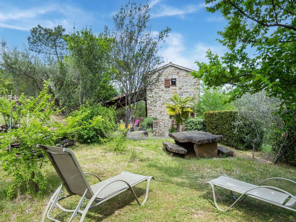 Classy Holiday Home In Les Vans With Pool Chambonas Eksteriør billede