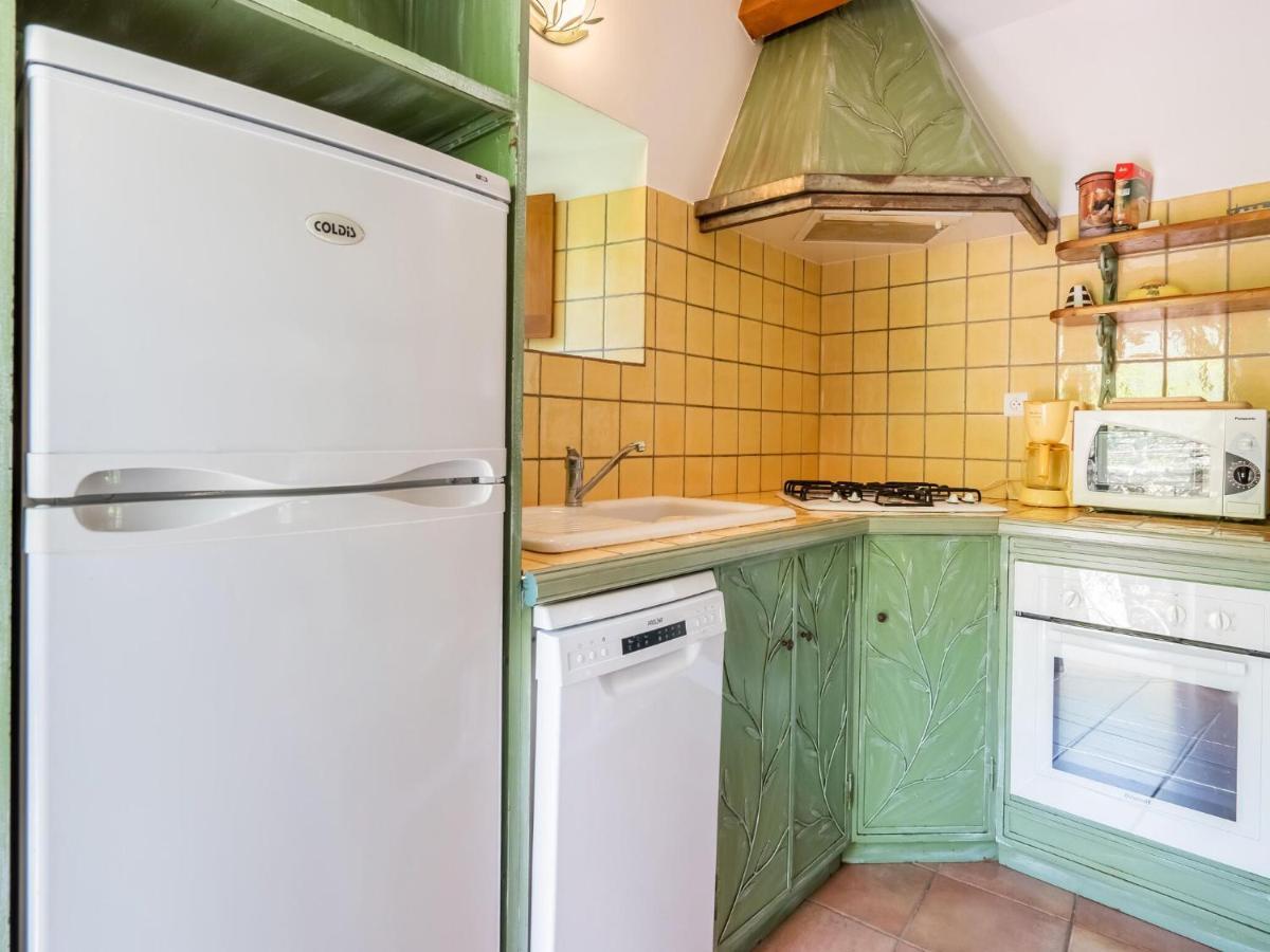 Classy Holiday Home In Les Vans With Pool Chambonas Eksteriør billede